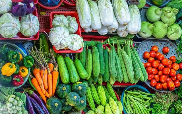 Today Vegetable Price: சரியும் வெங்காயம்! உயரும் பூண்டு! இன்றைய காய்கறி விலை நிலவரம் இதோ!