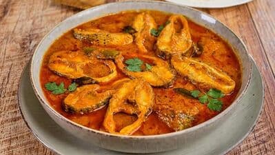 Fish Curry : வஞ்சரம் மீன் குழம்பு – வாயில் வைத்தவுடனே வழுக்கிக்கொண்டு ஓடும்! சுவையிலும் அசத்தும்!