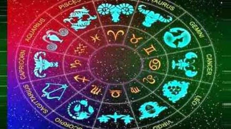 Daily Love Horoscope: இன்று யாருடைய குடும்ப வாழ்க்கையில் நிம்மதி இருக்கும்? இன்றைய காதல் ராசிபலன்!