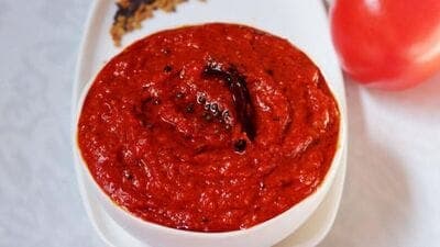 Tomato Pickle : தளதளன்னு தக்காளி ஊறுகாய்! இப்படி செஞ்சு பாருங்க!