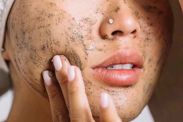 கருவளையம் நிரந்தரமாக நீங்க ஒரு சில Face Scrub: எளிய முறையில் தயாரிக்கலாம்