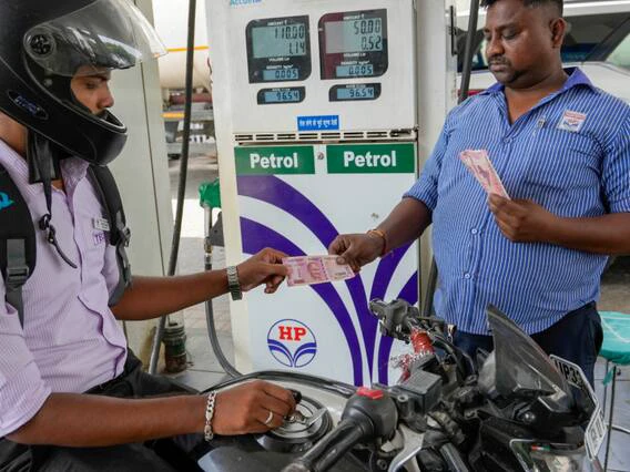 Petrol Diesel Price Today: 612வது நாளில் வந்ததா மாற்றம்? சென்னையில் பெட்ரோல், டீசல் விலை என்ன? இன்றைய நிலவரம் இதோ..