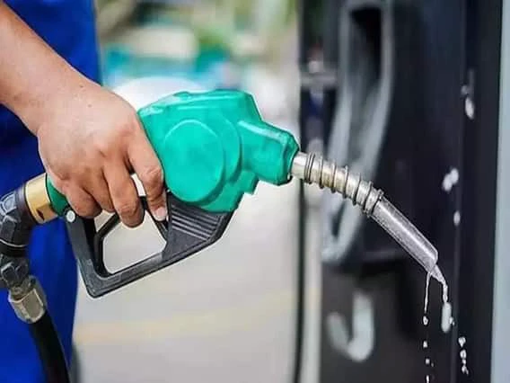 Petrol Diesel Price Today: புதிதாக மாறிய தமிழ் மாதமும், வாரமும்! குறைந்ததா பெட்ரோல், டீசல் விலை? இன்றைய நிலவரம்