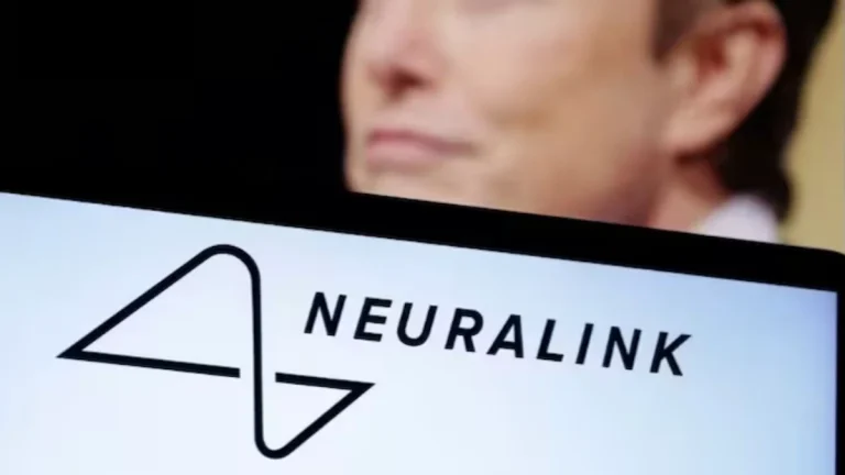 மனித மூளைக்குள் சிப்.. வரலாற்றுச் சாதனை படைத்த எலான் மஸ்க்-ன் நியூராலிங்க்..!!