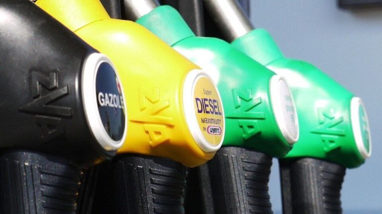 Petrol Diesel Price: பெட்ரோல், டீசல் விலையில் மாற்றமா? இதோ முழு விவரம்!