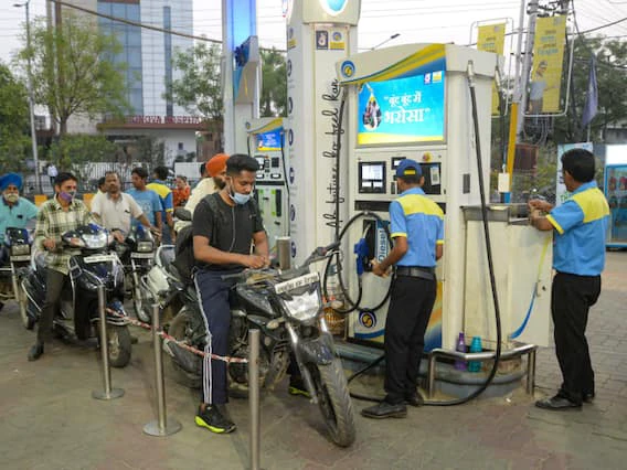 Petrol Diesel Price Today: இன்றைய அதிரடி மாற்றம் என்ன? சென்னையில் பெட்ரோல், டீசல் விலை நிலவரம் இதுதான்..!