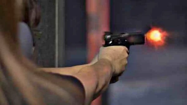 Gun shoot: பெருந்துறை அருகே ரவுடி கும்பலை பிடிக்க போலீசார் துப்பாக்கிச்சூடு நடத்தியதால் பரபரப்பு!