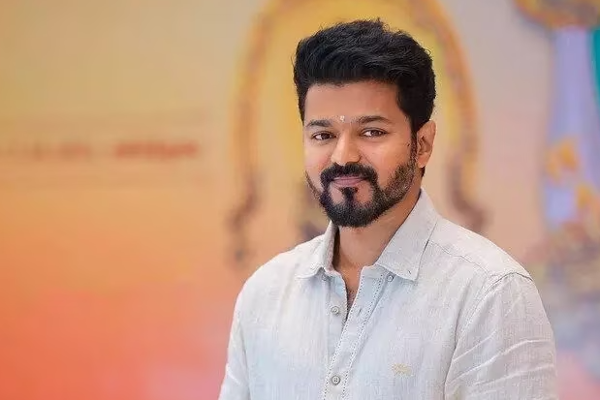 விஜயின் தமிழக வெற்றி கழகம் : அரசியலில் நுழைய காத்திருக்கும் பிரபல நடிகை