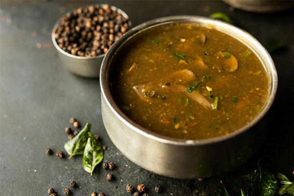 Attukal Rasam: இடிச்ச ஆட்டுக்கால் ரசம்… தீராத நோயும் தீருமாம்