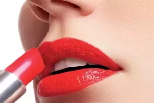 Lipstickல் இவ்ளோ விஷயம் இருக்கா? பெண்களே தெரிஞ்சுக்கோங்க