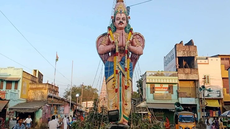 கருட சேவை திருவிழா கோலாகலம்.! மக்களுக்கு அருள் பாலித்த 27 கருட ஆழ்வார்கள்..!!