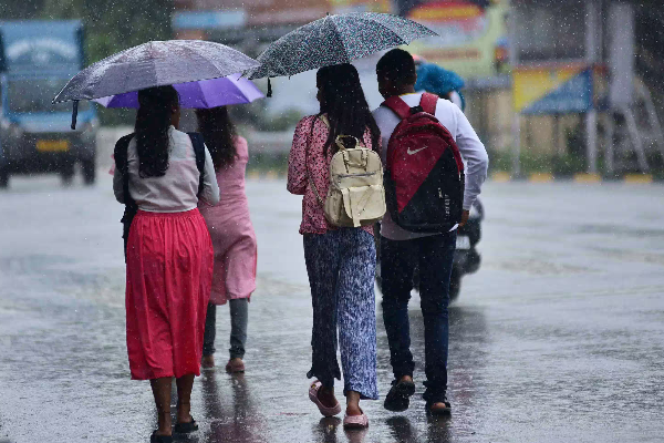 தமிழகத்தில் இன்று முதல் 4 நாட்களுக்கு மிதமான மழை பெய்யக்கூடும்- வானிலை மையம்