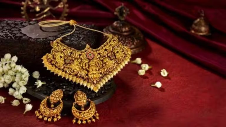 Today Gold Rate in Chennai: நேற்று 800 ரூபாய்! இன்று வரலாற்றில் புதிய உச்சத்தை எட்டிய தங்கம் விலை!